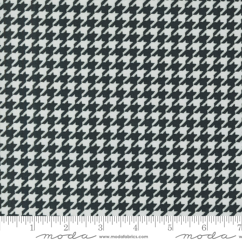 Sable Swan Quilt Fabric - Houndstooth in Ebony Black/Porcelain Off White -  7448 11